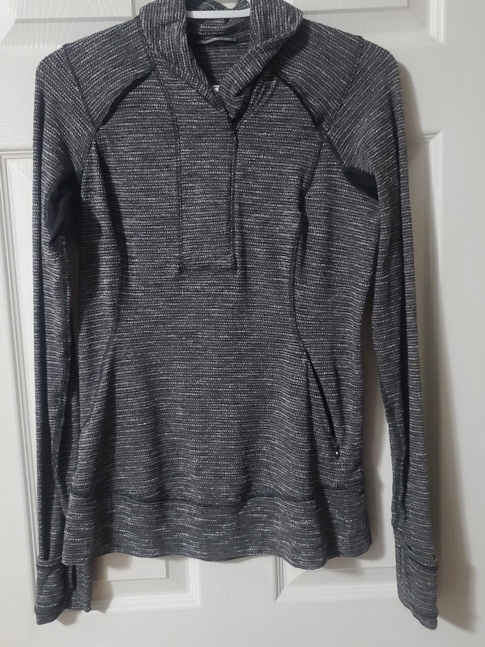 lululemon athletica Women's Black and Gray Turtleneck Pullover